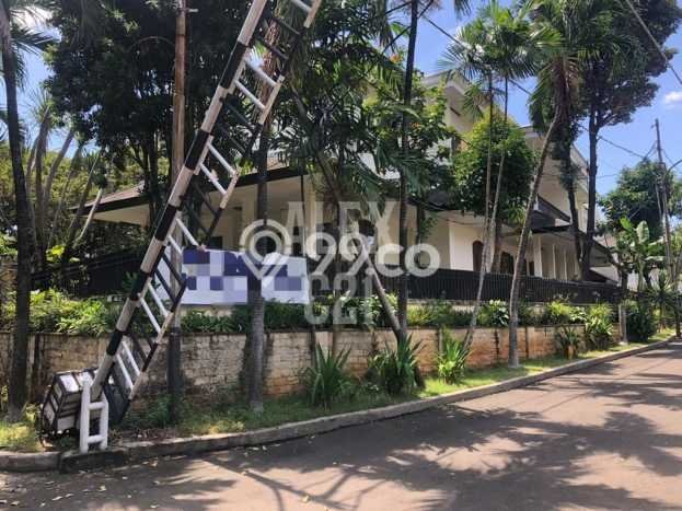 Disewakan Rumah Strategis di Kuningan LT 650m2 / LB 800m2 Siap Huni Disewakan Rumah Strategis di Kuningan LT 650m2 / LB 800m2 Siap Huni