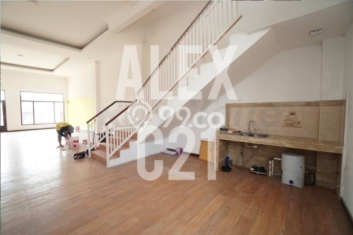 KEUNTUNGAN BERLIPAT! Ruko di , Luas 280m2m², Lokasi Jalan Utama KEUNTUNGAN BERLIPAT! Ruko di , Luas 280m2m², Lokasi Jalan Utama