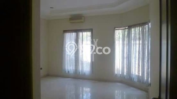 Hunian Mewah LB 364m2 Siap Huni Desain Elegan di Pejaten, Jakarta Selatan Hunian Mewah LB 364m2 Siap Huni Desain Elegan di Pejaten, Jakarta Selatan