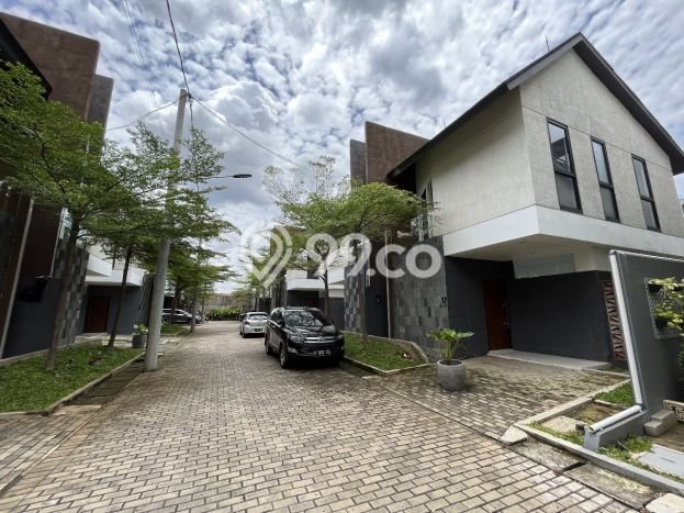 For Sale Rumah Elit Exclusive di Kramat Jati, Jakarta Timur For Sale Rumah Elit Exclusive di Kramat Jati, Jakarta Timur