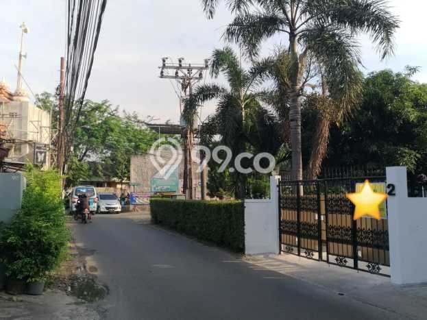 Rumah Mewah LB 175m2 Siap Huni Desain Elegan di Ciganjur, Jakarta Selatan Rumah Mewah LB 175m2 Siap Huni Desain Elegan di Ciganjur, Jakarta Selatan