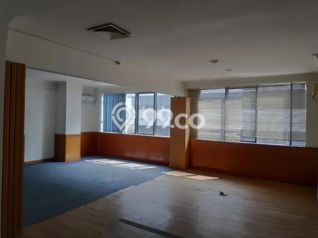 Kantor Disewa di Jakarta Selatan dengan LB 7500m2 Area Komersial Ramai Kantor Disewa di Jakarta Selatan dengan LB 7500m2 Area Komersial Ramai