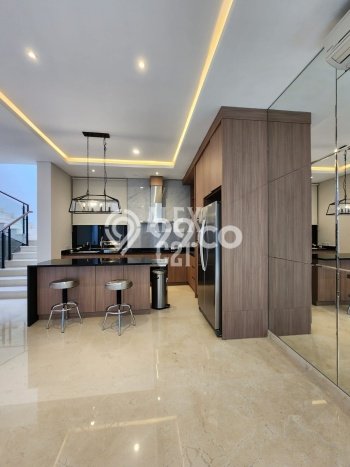 Ready to Use! Premium House LT 206m2 Desain Elegan di Cipete Ready to Use! Premium House LT 206m2 Desain Elegan di Cipete