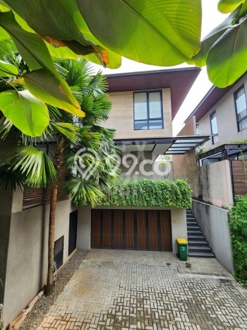 Ready to Use! Premium House LT 206m2 Desain Elegan di Cipete Ready to Use! Premium House LT 206m2 Desain Elegan di Cipete