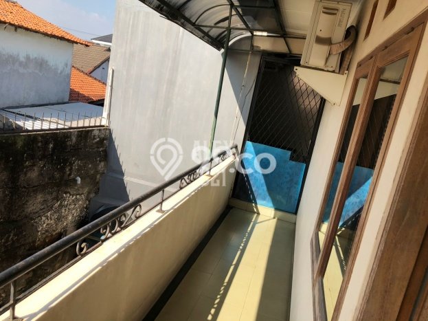 Hunian Mewah Dijual LT 325m2 di Ciputat Timur, Tangerang Selatan Hunian Mewah Dijual LT 325m2 di Ciputat Timur, Tangerang Selatan