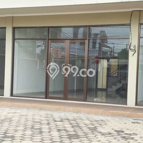 Area Ramai! Ruko Dijual di Jatinegara untuk Bisnis Luas Bangunan 100m2 Area Ramai! Ruko Dijual di Jatinegara untuk Bisnis Luas Bangunan 100m2