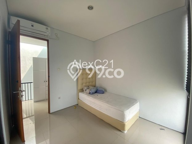 Jual Rumah Strategis Bagus Punya 2 KT di Ciputat Timur Tangerang Selatan SHM Jual Rumah Strategis Bagus Punya 2 KT di Ciputat Timur Tangerang Selatan SHM