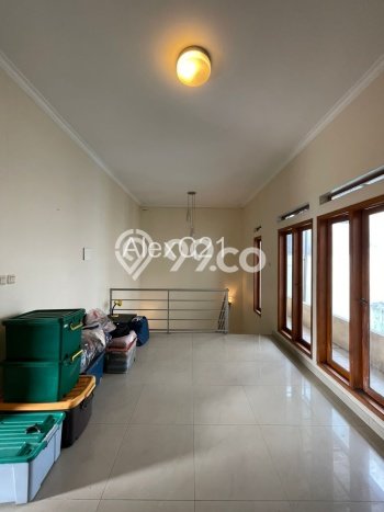 Rumah Mewah LB 250m2 Siap Pakai Desain Elegan di Pondok Ranji, Tangerang Rumah Mewah LB 250m2 Siap Pakai Desain Elegan di Pondok Ranji, Tangerang