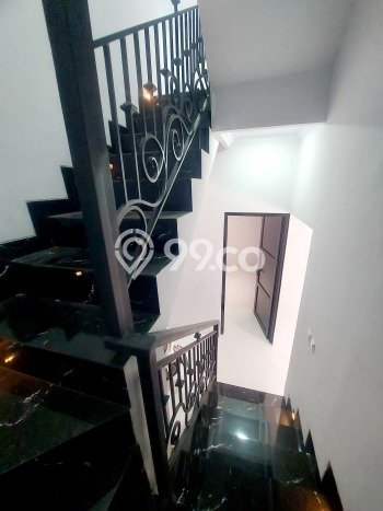 Rumah Modern Cantik 4 Kamar Siap Huni di Jagakarsa Rumah Modern Cantik 4 Kamar Siap Huni di Jagakarsa