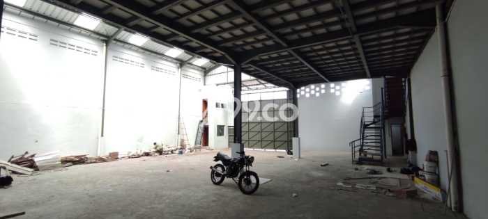 Gudang Bagus LT 298m2 LB 400m2 Dijual di Arcamanik Bandung Gudang Bagus LT 298m2 LB 400m2 Dijual di Arcamanik Bandung