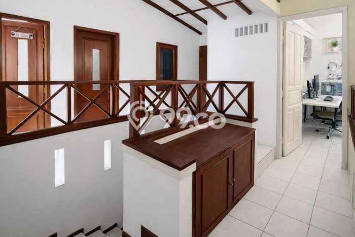 Rumah Modern Minimalis 8 Kamar Bisa Langsung Pindah di Cicendo Rumah Modern Minimalis 8 Kamar Bisa Langsung Pindah di Cicendo