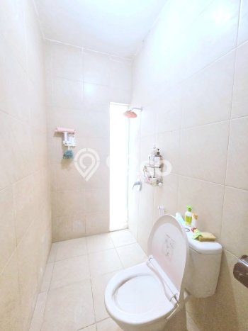 Dijual Cepat Rumah Bagus Siap Huni LB 180m2 di Banyumanik, Semarang Dijual Cepat Rumah Bagus Siap Huni LB 180m2 di Banyumanik, Semarang