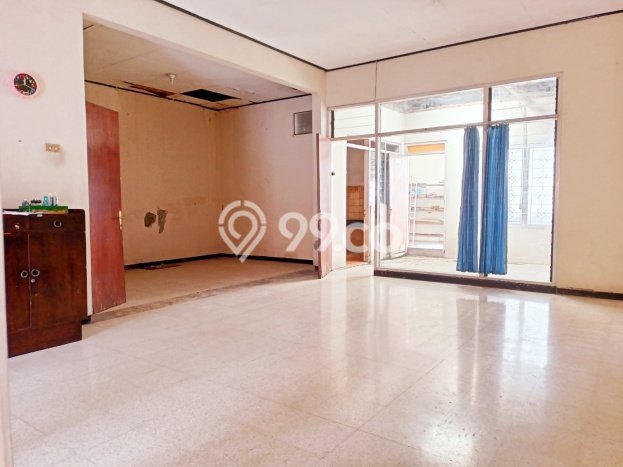 Rumah Modern di Plombokan, Semarang, LT 255m2m² LB 240m2m² Rumah Modern di Plombokan, Semarang, LT 255m2m² LB 240m2m²