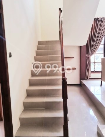 Siap Huni Hunian Elit 8 Kamar di Semarang Tengah Dekat ke Mana Saja Siap Huni Hunian Elit 8 Kamar di Semarang Tengah Dekat ke Mana Saja