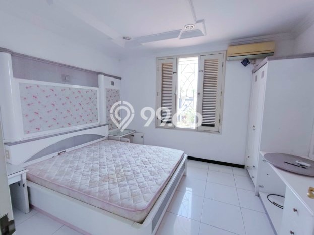 Siap Huni Hunian Elit 4 Kamar di Banyumanik Dekat ke Mana Pun Siap Huni Hunian Elit 4 Kamar di Banyumanik Dekat ke Mana Pun