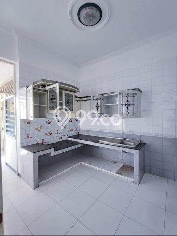 Siap Huni Hunian Elit 4 Kamar di Banyumanik Dekat ke Mana Pun Siap Huni Hunian Elit 4 Kamar di Banyumanik Dekat ke Mana Pun