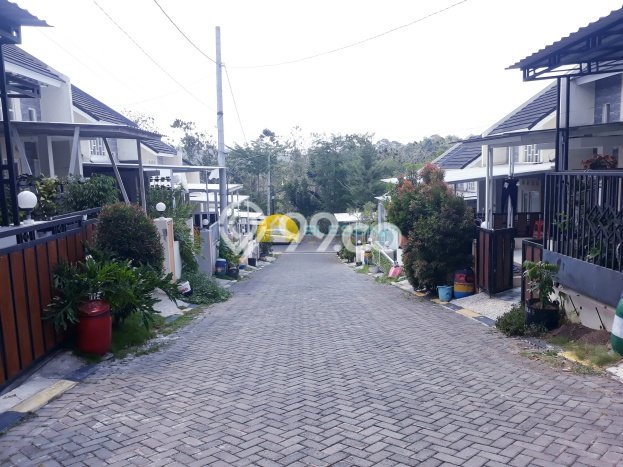 Rumah Sederhana Dijual di Banyumanik 2 Kamar dengan LT 78m2 Rumah Sederhana Dijual di Banyumanik 2 Kamar dengan LT 78m2