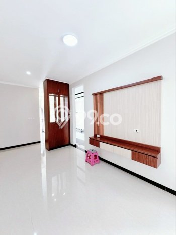 Dijual Hunian Rumah Nyaman 4 Kamar di Manyaran, Semarang Dijual Hunian Rumah Nyaman 4 Kamar di Manyaran, Semarang