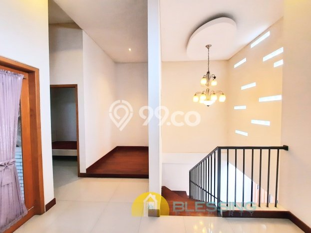 Dijual Rumah Premium dengan Fasilitas Sekitar Lengkap di Banyumanik, Semarang Dijual Rumah Premium dengan Fasilitas Sekitar Lengkap di Banyumanik, Semarang