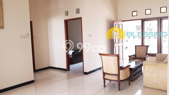 Lokasi strategis! Rumah siap pakai dikontrakkan di Banyumanik LB 100m2 Lokasi strategis! Rumah siap pakai dikontrakkan di Banyumanik LB 100m2