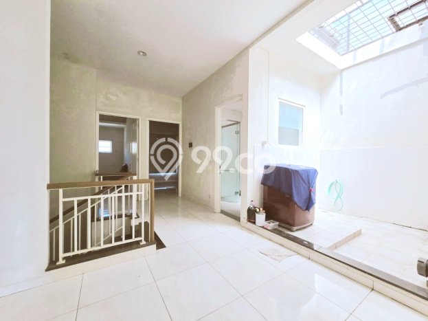Hunian Mewah LB 600m2 Siap Huni Desain Elegan di Bukit Sari, Semarang Hunian Mewah LB 600m2 Siap Huni Desain Elegan di Bukit Sari, Semarang