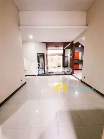 Dijual Rumah Premium dengan Fasilitas Sekitar Lengkap di Banyumanik, Semarang Dijual Rumah Premium dengan Fasilitas Sekitar Lengkap di Banyumanik, Semarang