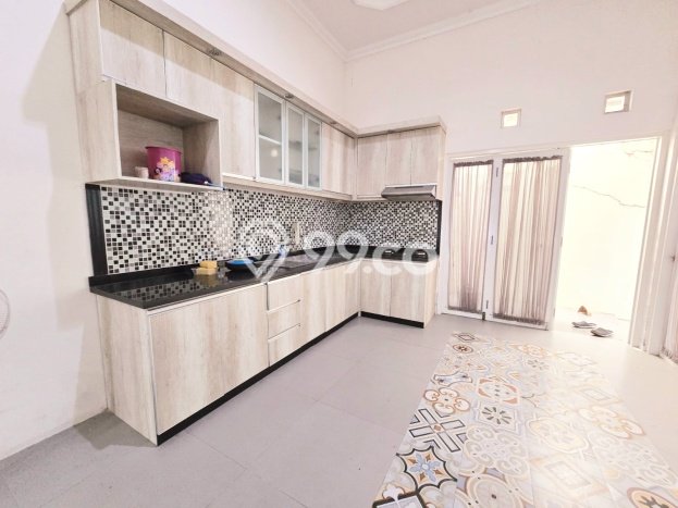 Rumah di Tembalang, Semarang, Luas 166m2m² LB 60m2m² Rumah di Tembalang, Semarang, Luas 166m2m² LB 60m2m²