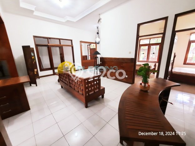 Disewakan Segera Rumah Kondisi Baik di Area Banyumanik, Semarang Disewakan Segera Rumah Kondisi Baik di Area Banyumanik, Semarang