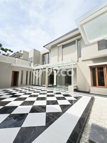 Lokasi terbaik! Rumah siap huni dikontrakkan di Banyumanik LB 320m2 Lokasi terbaik! Rumah siap huni dikontrakkan di Banyumanik LB 320m2
