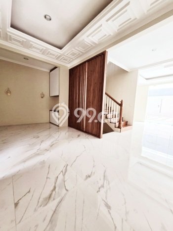 Lokasi terbaik! Rumah siap huni dikontrakkan di Banyumanik LB 320m2 Lokasi terbaik! Rumah siap huni dikontrakkan di Banyumanik LB 320m2