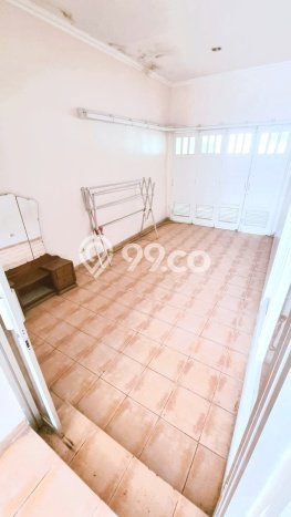 Rumah area Candisari, 4 KT, Akses Mudah Pusat Kota, LT 180m² LB 250m² Rumah area Candisari, 4 KT, Akses Mudah Pusat Kota, LT 180m² LB 250m²
