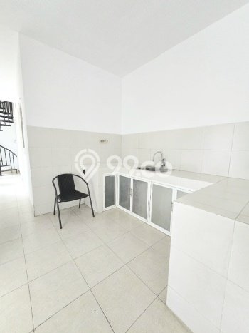 Siap Huni Rumah Mewah 6 Kamar di Banyumanik Dekat ke Mana Pun Siap Huni Rumah Mewah 6 Kamar di Banyumanik Dekat ke Mana Pun