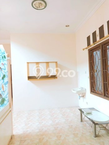 Rumah Berkualitas dengan 4 Kamar Tidur di Lingkungan Asri Banyumanik, Semarang Rumah Berkualitas dengan 4 Kamar Tidur di Lingkungan Asri Banyumanik, Semarang