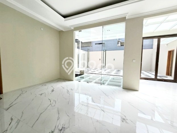 Lokasi terbaik! Rumah siap huni dikontrakkan di Banyumanik LB 320m2 Lokasi terbaik! Rumah siap huni dikontrakkan di Banyumanik LB 320m2