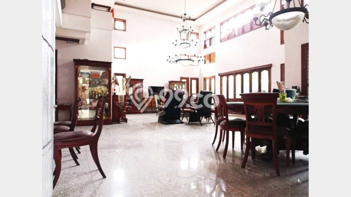 Lokasi strategis! Rumah siap huni disewakan di Gajah Mungkur LB 700m2 Lokasi strategis! Rumah siap huni disewakan di Gajah Mungkur LB 700m2