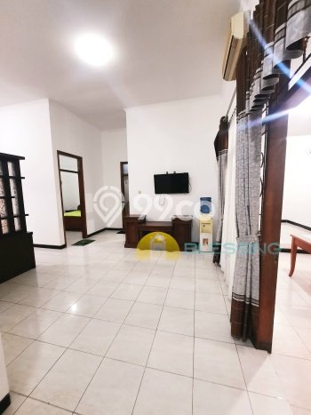Rumah di Banyumanik, Dekat Pusat Kota, 4 KT, Luas 180m² LB 144m² Rumah di Banyumanik, Dekat Pusat Kota, 4 KT, Luas 180m² LB 144m²