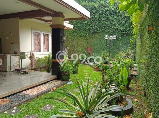 Siap Huni Rumah Mewah 6 Kamar di Tebet Dekat ke Mana Pun Siap Huni Rumah Mewah 6 Kamar di Tebet Dekat ke Mana Pun