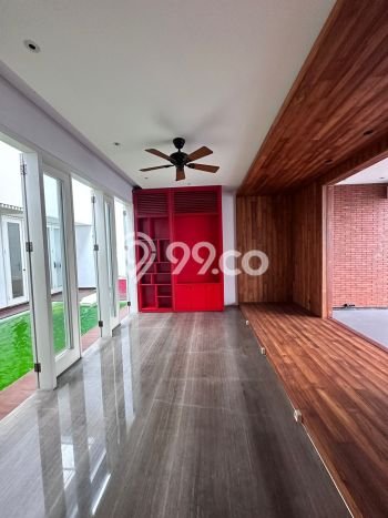 Siap Huni Rumah Mewah 5 Kamar di Kebayoran Lama Dekat ke Mana Saja Siap Huni Rumah Mewah 5 Kamar di Kebayoran Lama Dekat ke Mana Saja