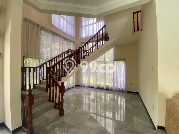 Disewakan! Rumah 5 Kamar Tidur &
4 Kamar Mandi di Pejaten, Jakarta Selatan Disewakan! Rumah 5 Kamar Tidur &
4 Kamar Mandi di Pejaten, Jakarta Selatan