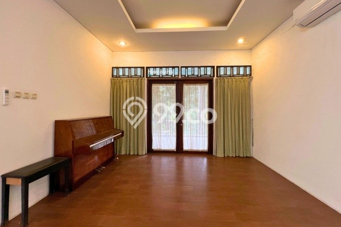 Sewa Rumah Nyaman di Kebayoran Baru Siap Pakai dan Strategis Sewa Rumah Nyaman di Kebayoran Baru Siap Pakai dan Strategis