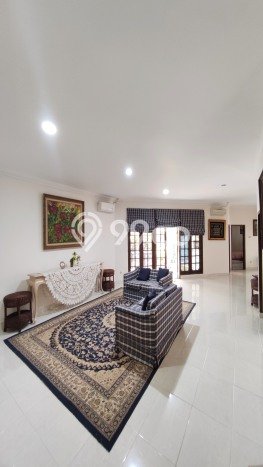 Rumah di Cilandak, Akses ke Fasilitas, 4 KT, Luas 1000m² Bangunan 700m² Rumah di Cilandak, Akses ke Fasilitas, 4 KT, Luas 1000m² Bangunan 700m²