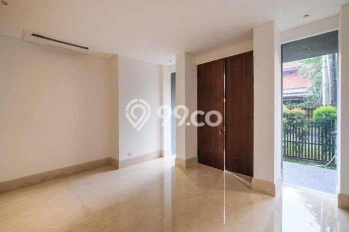 Jual Rumah Mewah Megah Dengan View Eksklusif di Pondok Indah, Jakarta Selatan Jual Rumah Mewah Megah Dengan View Eksklusif di Pondok Indah, Jakarta Selatan