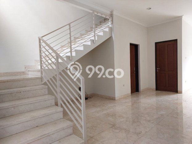 Ready to Use! Premium House LT 140m2 Desain Elegan di Pondok Indah Ready to Use! Premium House LT 140m2 Desain Elegan di Pondok Indah