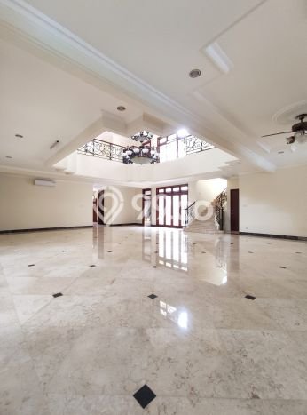 Disewakan! Rumah 7 Kamar Tidur &
6 Kamar Mandi di Lebak Bulus, Jakarta Selatan Disewakan! Rumah 7 Kamar Tidur &
6 Kamar Mandi di Lebak Bulus, Jakarta Selatan