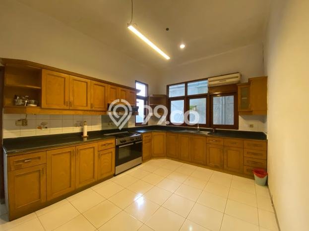 Rumah sewa siap huni 4 Kamar Tidur di Kemang, Jakarta Selatan Rumah sewa siap huni 4 Kamar Tidur di Kemang, Jakarta Selatan