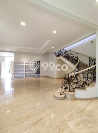 Hunian Bagus Disewakan di Kemang, Jakarta Selatan LT 750m2, LB 825m2 Hunian Bagus Disewakan di Kemang, Jakarta Selatan LT 750m2, LB 825m2