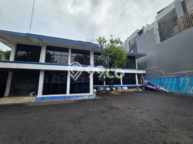 Hunian Modern dengan LT 1000m2 & LB 800m2 Dikontrakkan di Kemang Hunian Modern dengan LT 1000m2 & LB 800m2 Dikontrakkan di Kemang