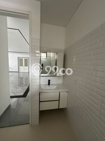 BEST LOCATION! Rumah kawasan Kebayoran Baru, Akses ke Stasiun, 5 KM, LT 900m² Bangunan 600m² BEST LOCATION! Rumah kawasan Kebayoran Baru, Akses ke Stasiun, 5 KM, LT 900m² Bangunan 600m²