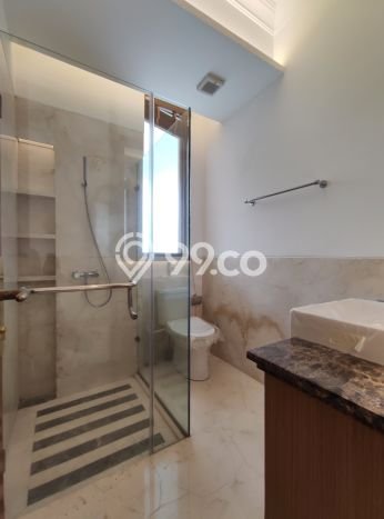 UNIT LANGKA! Rumah di Cilandak, 4 KM, Pemandangan Kota, Luas 410m² LB 430m² UNIT LANGKA! Rumah di Cilandak, 4 KM, Pemandangan Kota, Luas 410m² LB 430m²