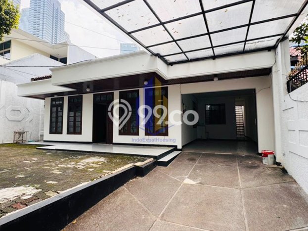 Rumah Sewa Jakarta Selatan LT 325m2 LB 300m2 Area Senopati Rumah Sewa Jakarta Selatan LT 325m2 LB 300m2 Area Senopati